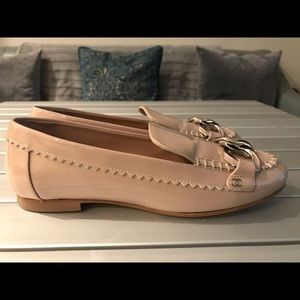 Chanel nude patent leather flats